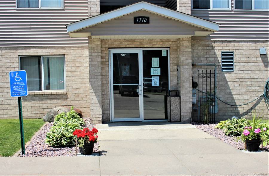 Crown properties, crown management, apartment rentals, towns edge apartments, apts, glencoe, mn, minnesota, mcleod county, rental properties, townsedge, apartments for rent
